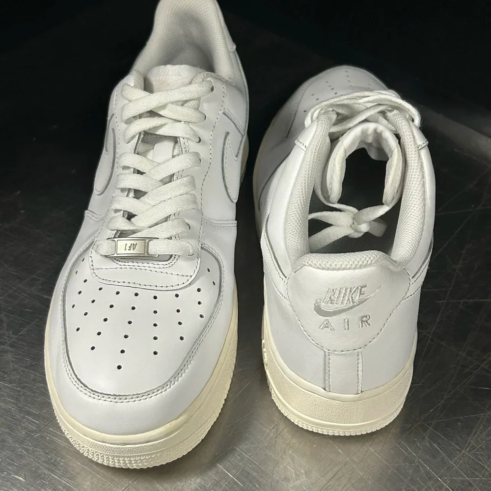 Nike Air Force 1 Size 10.5 Men - Picture 11 of 11